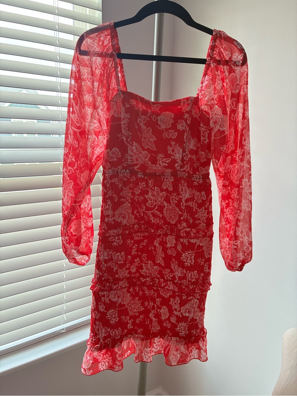Sim & Sam Women's Red Floral Smocked Long Sleeve Mini Dress